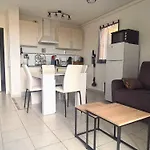 T2 Climatise A Avec Parking - Fr-1-309-420 Apartman *
